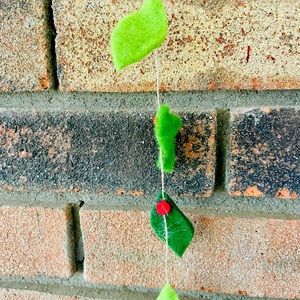 *Berry Leaves Felt Garland